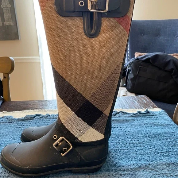 Burberry knee high rain boots. Worn once . Size 6.5